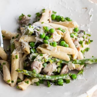 Rigatoni with Peas, Mushrooms & Prosciutto