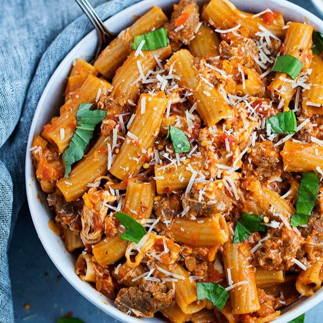 Rigatoni in Garlic Sauce with Sauteed Sausage.